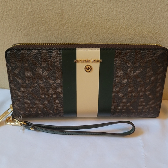 Michael Kors Handbags - Michael kors wallet